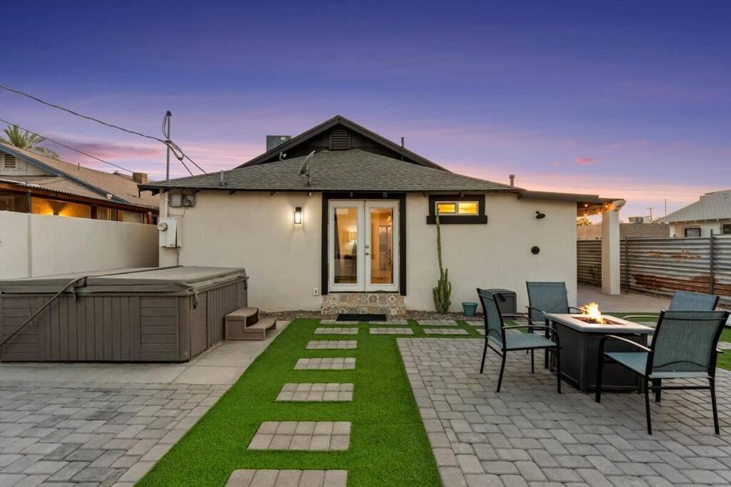 Hummingbird Harmony House With Bbq And Hot Tub In Downtown Phoenix